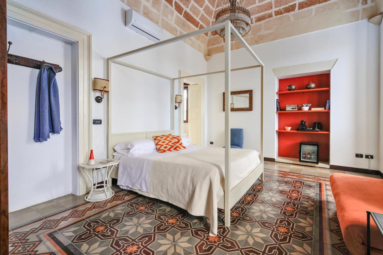 Castriota 19 - Jacuzzi Apartment Sit เลชเช ภายนอก รูปภาพ