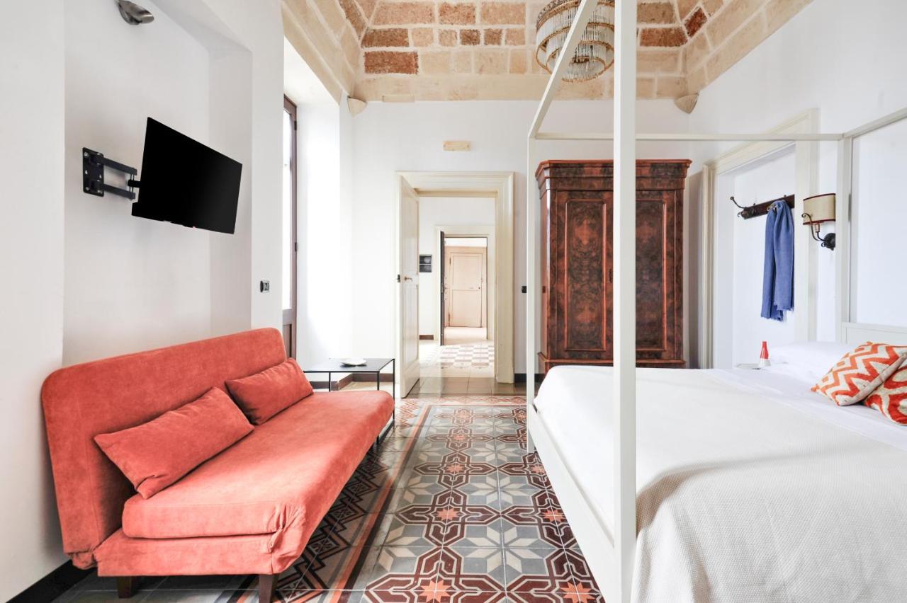 Castriota 19 - Jacuzzi Apartment Sit เลชเช ภายนอก รูปภาพ