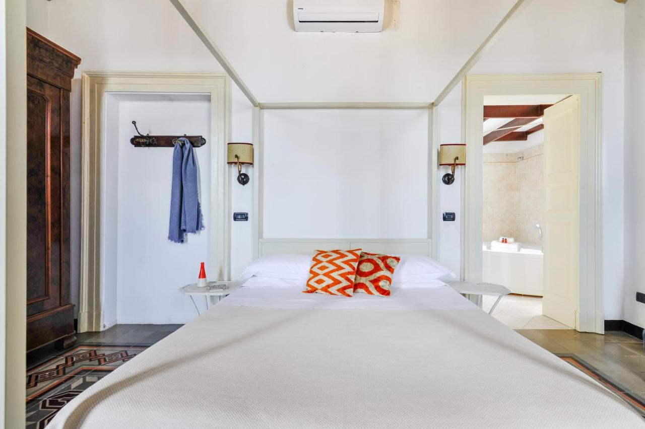 Castriota 19 - Jacuzzi Apartment Sit เลชเช ภายนอก รูปภาพ