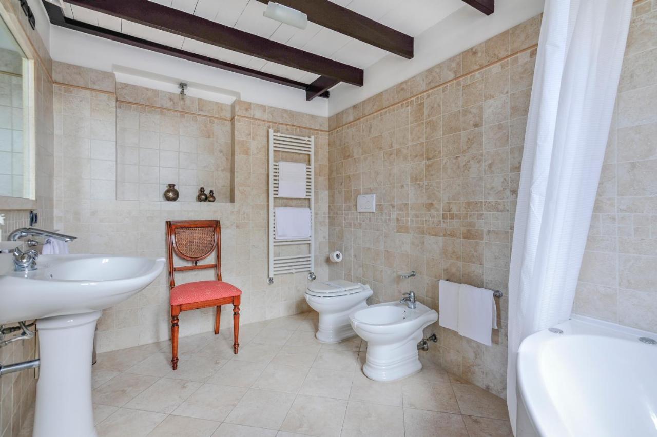 Castriota 19 - Jacuzzi Apartment Sit เลชเช ภายนอก รูปภาพ